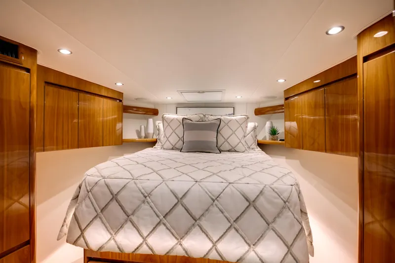 Slide: The Image of Viking 48 Sport Tower 2021 - 3