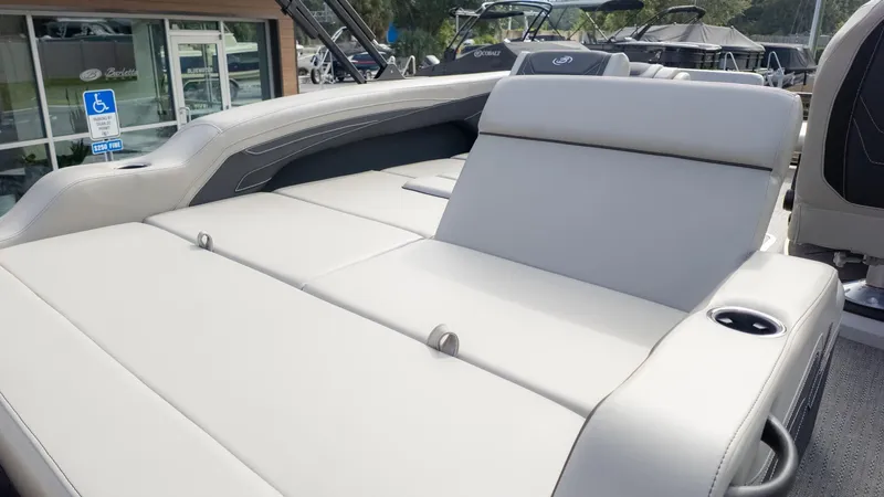 Slide: The Image of Barletta Cabrio 22U 2026 - 11