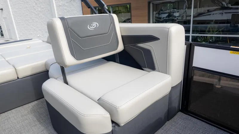 Slide: The Image of Barletta Cabrio 22U 2026 - 13