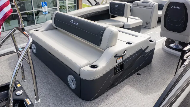 Slide: The Image of Barletta Cabrio 22U 2026 - 8