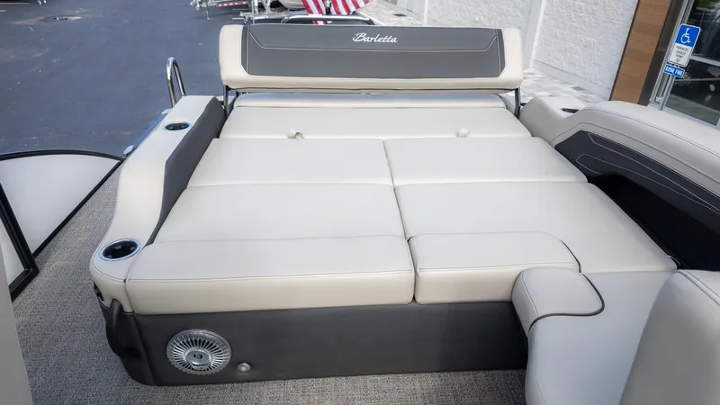 Slide: The Image of Barletta Cabrio 22U 2026 - 9