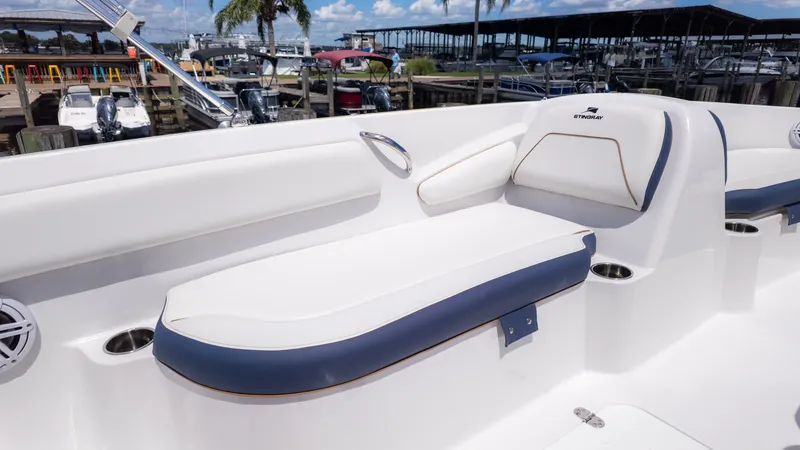 Slide: The Image of Stingray 182 SC 2026 - 11