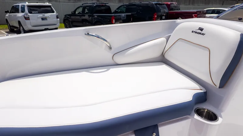 Slide: The Image of Stingray 182 SC 2026 - 17