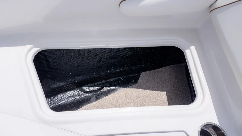 Slide: The Image of Stingray 182 SC 2026 - 18