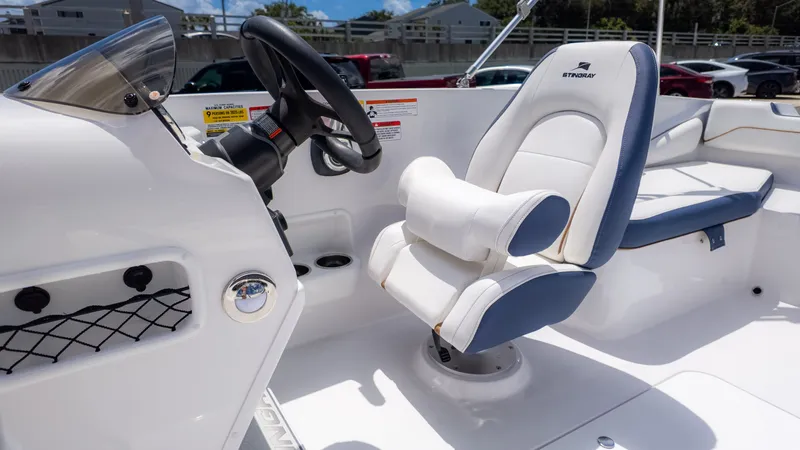 Slide: The Image of Stingray 182 SC 2026 - 19