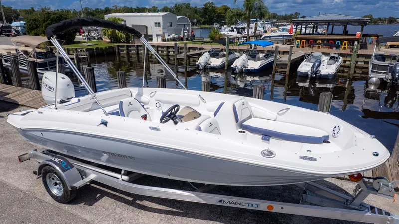 Slide: The Image of Stingray 182 SC 2026 - 3