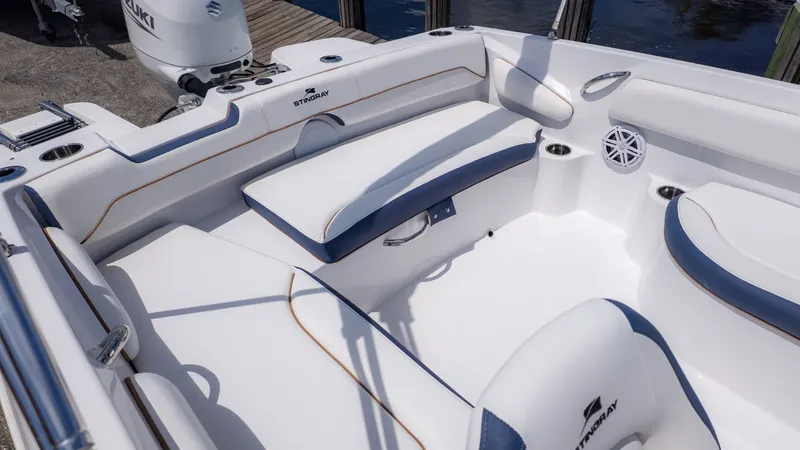 Slide: The Image of Stingray 182 SC 2026 - 5