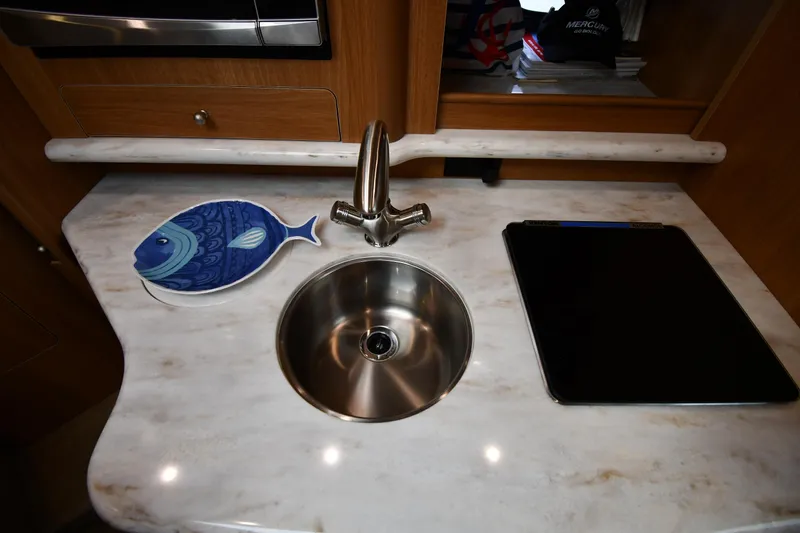 Slide: The Image of Rinker 310 Express Cruiser 2014 - 50