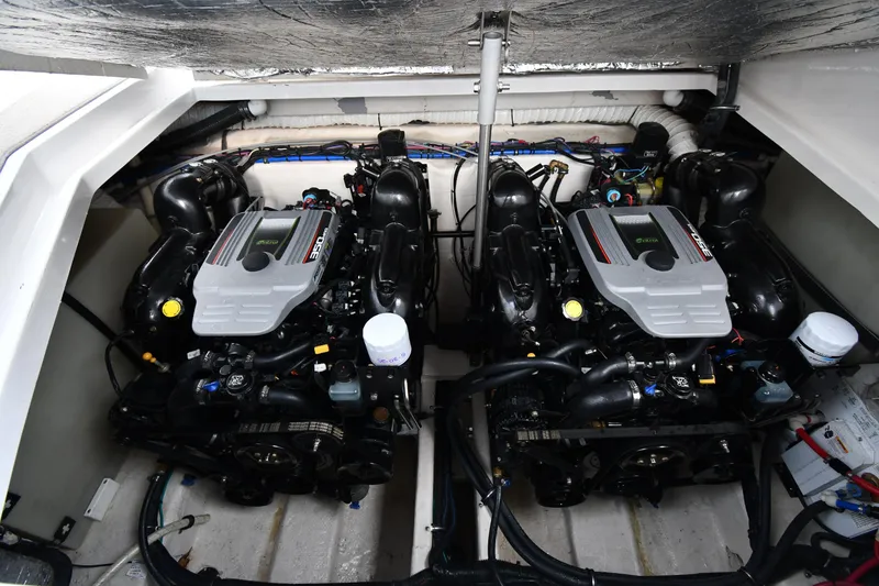 Slide: The Image of Rinker 310 Express Cruiser 2014 - 63