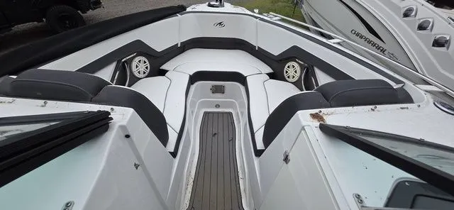 Slide: The Image of Monterey 258SS 2020 - 5