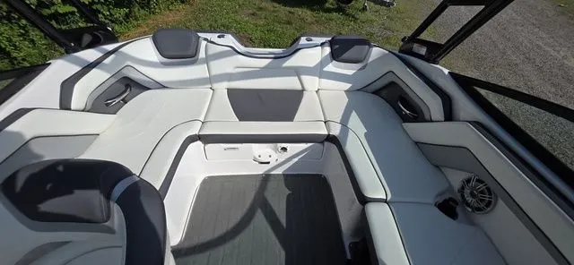 Slide: The Image of Yamaha 192 AR 2016 - 16