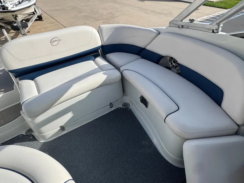 Slide: The Image of Crownline Boats Eclipse E4 2014 - 11