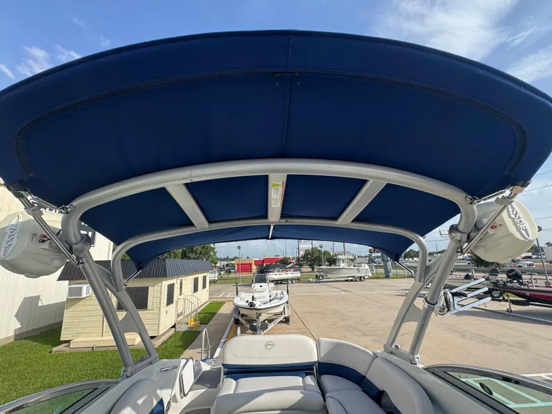 Slide: The Image of Crownline Boats Eclipse E4 2014 - 22