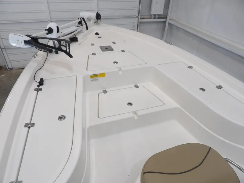 Slide: The Image of NauticStar 215XTS 2020 - 10