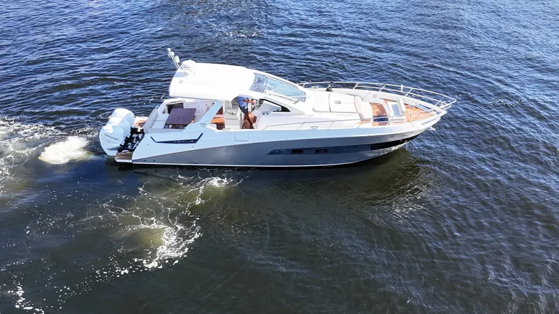 Slide: The Image of Azimut Verve 40 yacht cruising on open water, 2018 model, side view. - 6