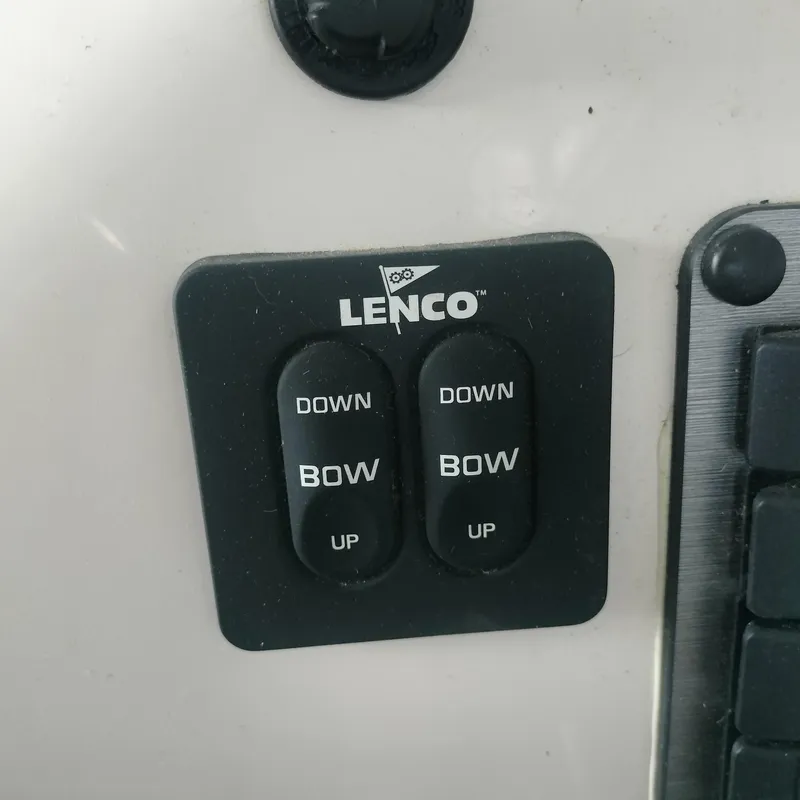 Slide: The Image of Parker 2320 SL Sport Cabin 2016 - 25