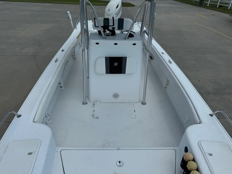 Slide: The Image of 2011 Carolina Skiff 25 Elite SS boat interior with console and seating. - 13