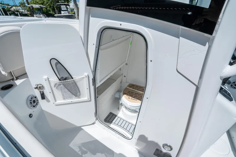 Slide: The Image of Sea Hunt Ultra 265 SE 2026 - 21