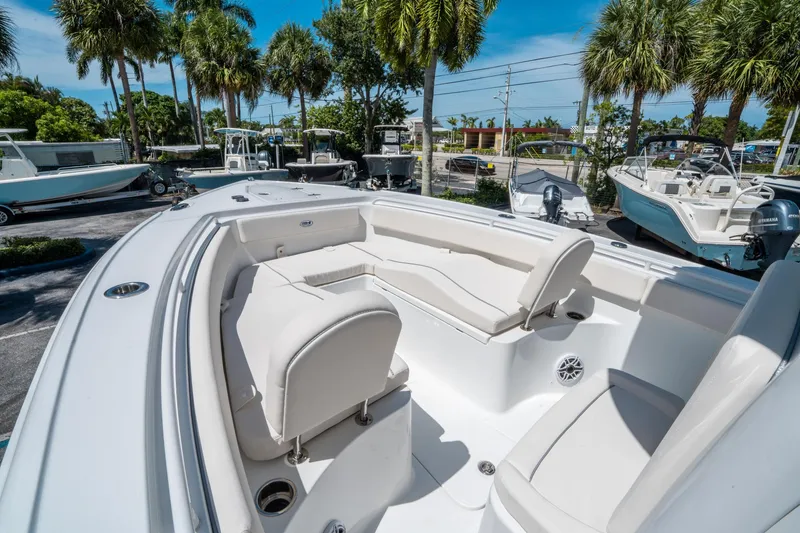 Slide: The Image of Sea Hunt Ultra 265 SE 2026 - 22