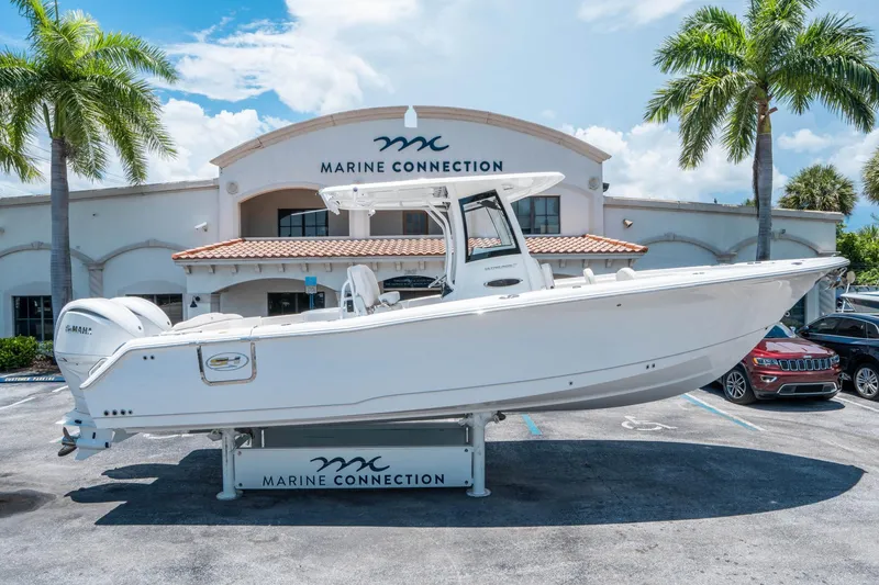 The Image of Sea Hunt Ultra 305 SE 2026 - 1