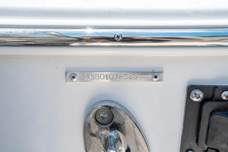 Slide: The Image of Sea Hunt Ultra 305 SE 2026 - 34