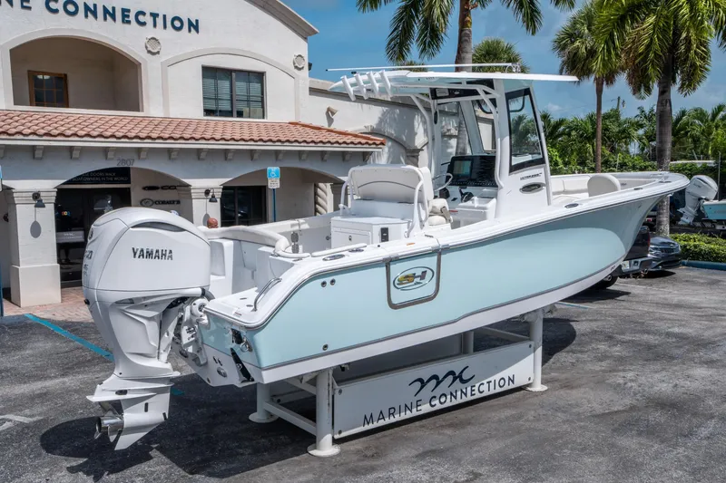 Slide: The Image of Sea Hunt Ultra 255 SE 2026 - 2