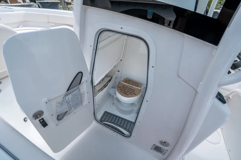 Slide: The Image of Sea Hunt Ultra 255 SE 2026 - 21