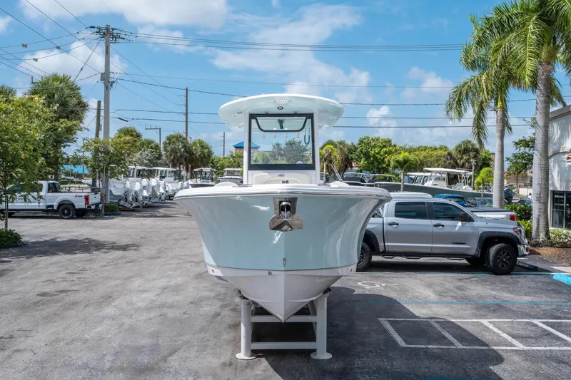 Slide: The Image of Sea Hunt Ultra 255 SE 2026 - 7