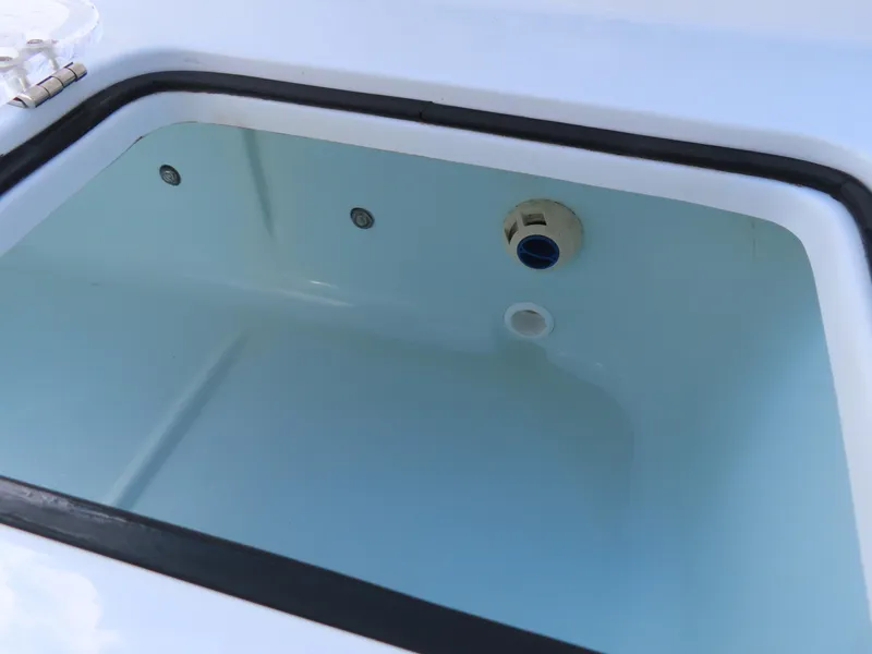 Slide: The Image of Livewell compartment of 2017 Sea Hunt Gamefish 27 boat. - 37