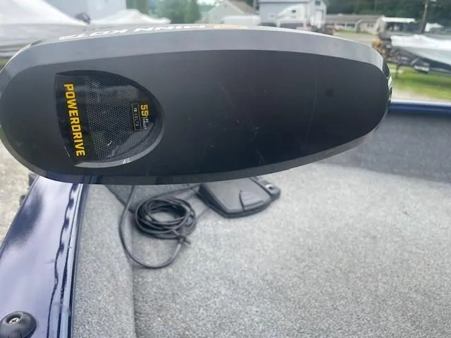 Slide: The Image of 2019 Tracker Pro Guide V-175 Combo boat with PowerDrive motor detail. - 20