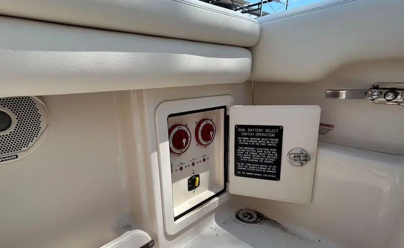 Slide: The Image of 2016 Grady-White Freedom 275 boat battery switch panel with dual battery select operation. - 20