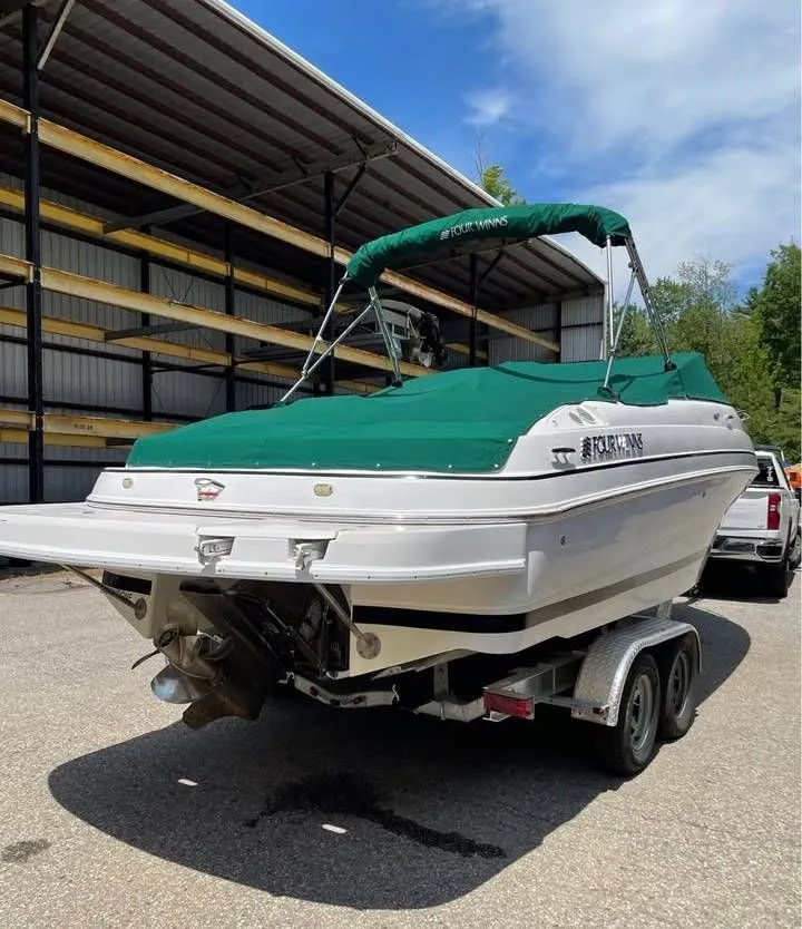 Slide: The Image of Four Winns 255 Sundowner 2007 - 4