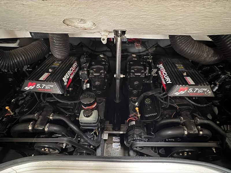 Slide: The Image of Sea Ray 280 Sun Sport 2001 - 11