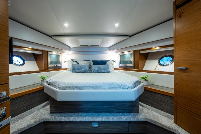 Slide: The Image of Tiara C44 Coupe 2020 - 51