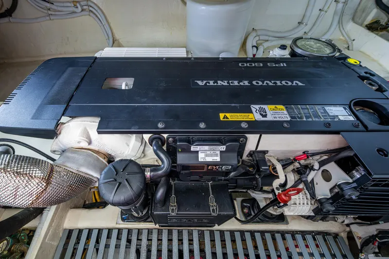 Slide: The Image of Tiara C44 Coupe 2020 - 71