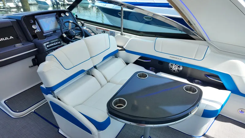 Slide: The Image of Formula 330 Crossover Bowrider 2020 - 19