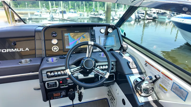 Slide: The Image of Formula 330 Crossover Bowrider 2020 - 20