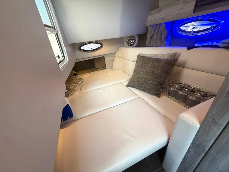 Slide: The Image of Formula 330 Crossover Bowrider 2020 - 25