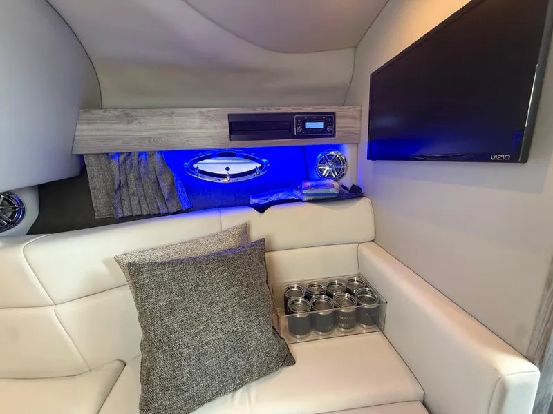 Slide: The Image of Formula 330 Crossover Bowrider 2020 - 26