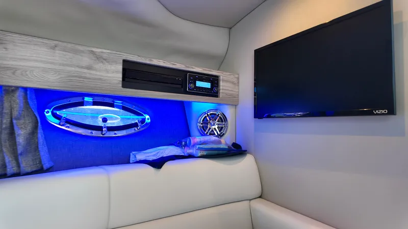 Slide: The Image of Formula 330 Crossover Bowrider 2020 - 27