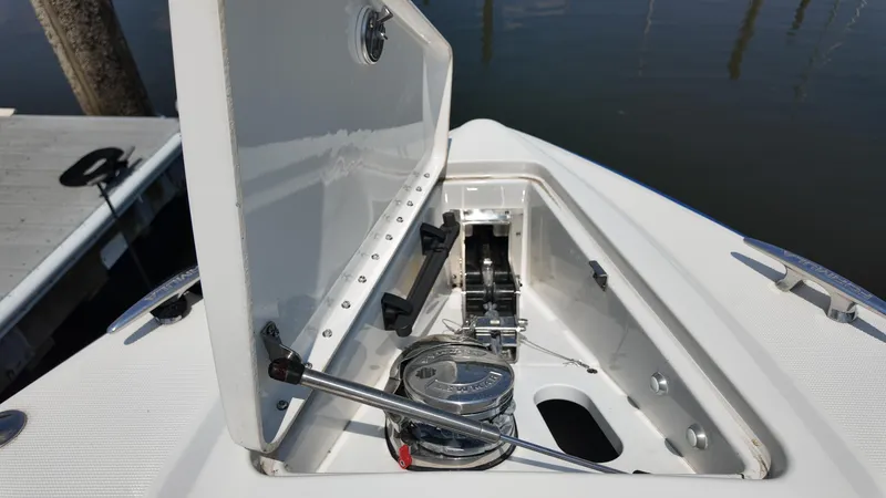 Slide: The Image of Formula 330 Crossover Bowrider 2020 - 33