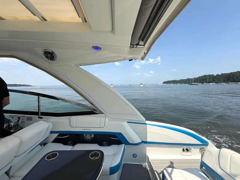 Slide: The Image of Formula 330 Crossover Bowrider 2020 - 37