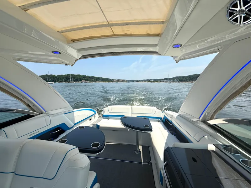 Slide: The Image of Formula 330 Crossover Bowrider 2020 - 38