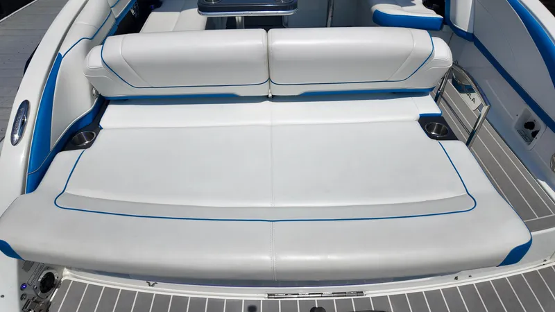 Slide: The Image of Formula 330 Crossover Bowrider 2020 - 5