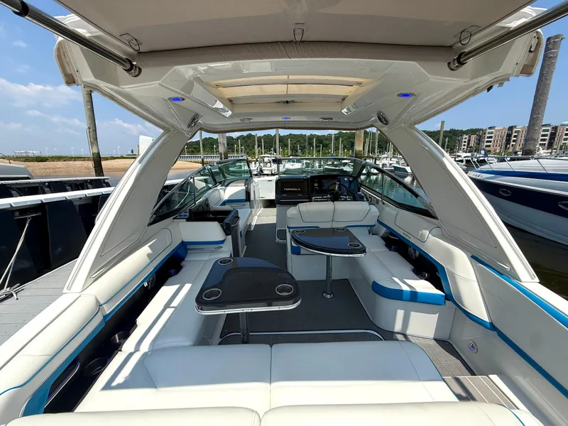 Slide: The Image of Formula 330 Crossover Bowrider 2020 - 8