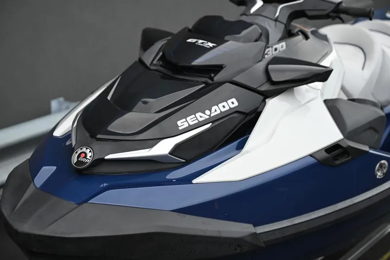 Slide: The Image of Sea-Doo GTX Limited 300 Blue Abyss 2024 - 11
