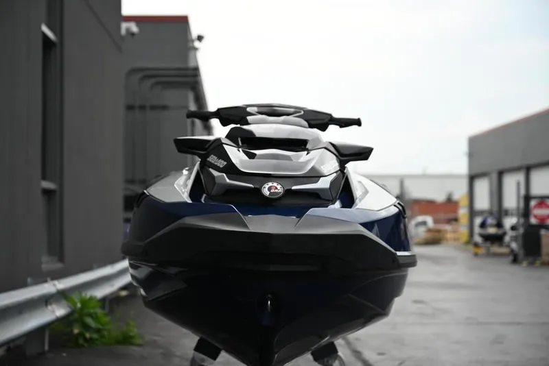 Slide: The Image of Sea-Doo GTX Limited 300 Blue Abyss 2024 - 12