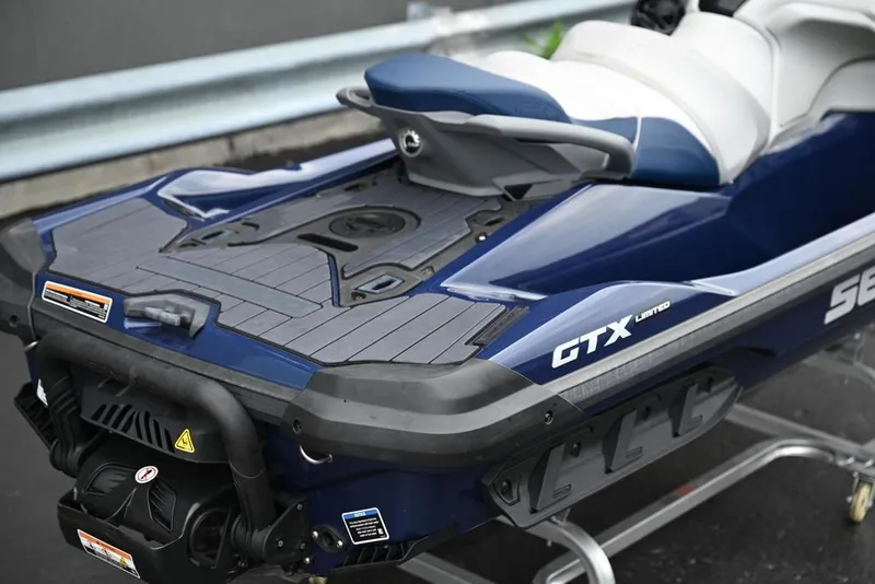 Slide: The Image of Sea-Doo GTX Limited 300 Blue Abyss 2024 - 14