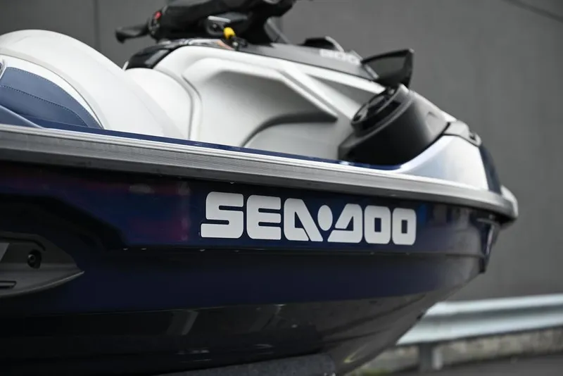 Slide: The Image of Sea-Doo GTX Limited 300 Blue Abyss 2024 - 16