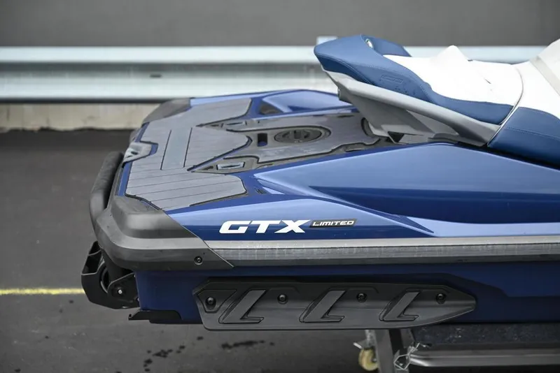 Slide: The Image of Sea-Doo GTX Limited 300 Blue Abyss 2024 - 30